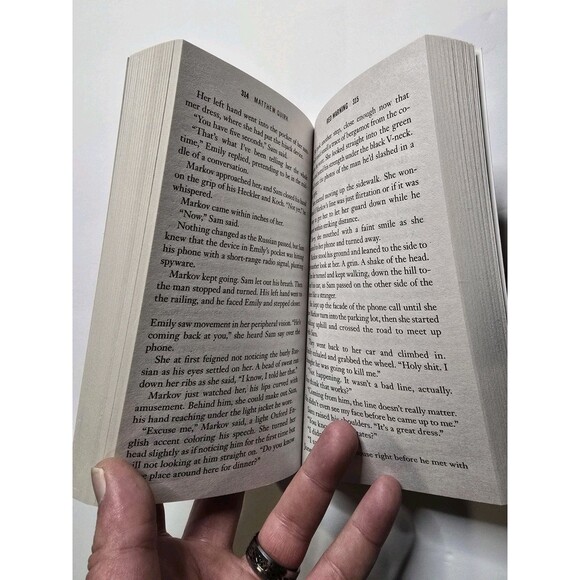 Red Warning: A Novel by Matthew Quirk (English) Paperback Book - Picture 4 of 5